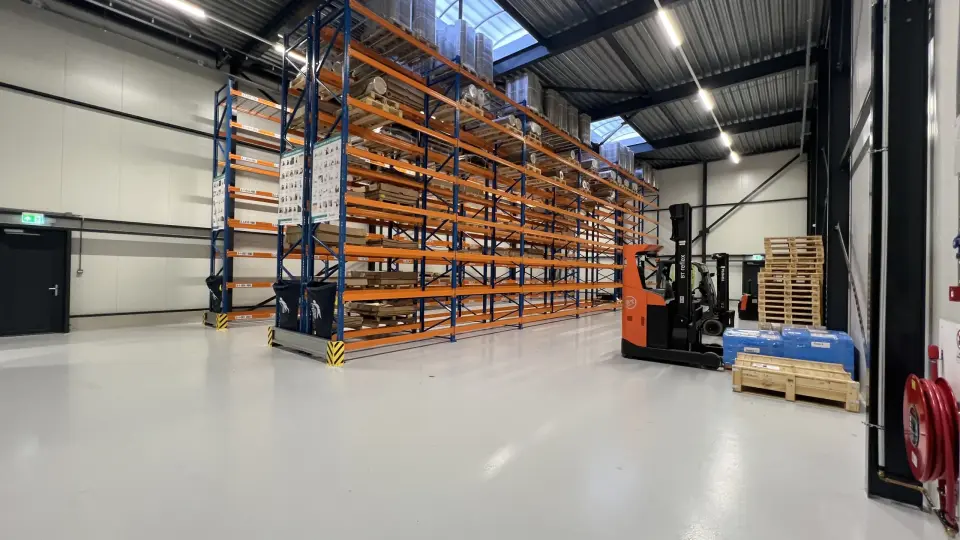 Binnenzijde bedrijfshal